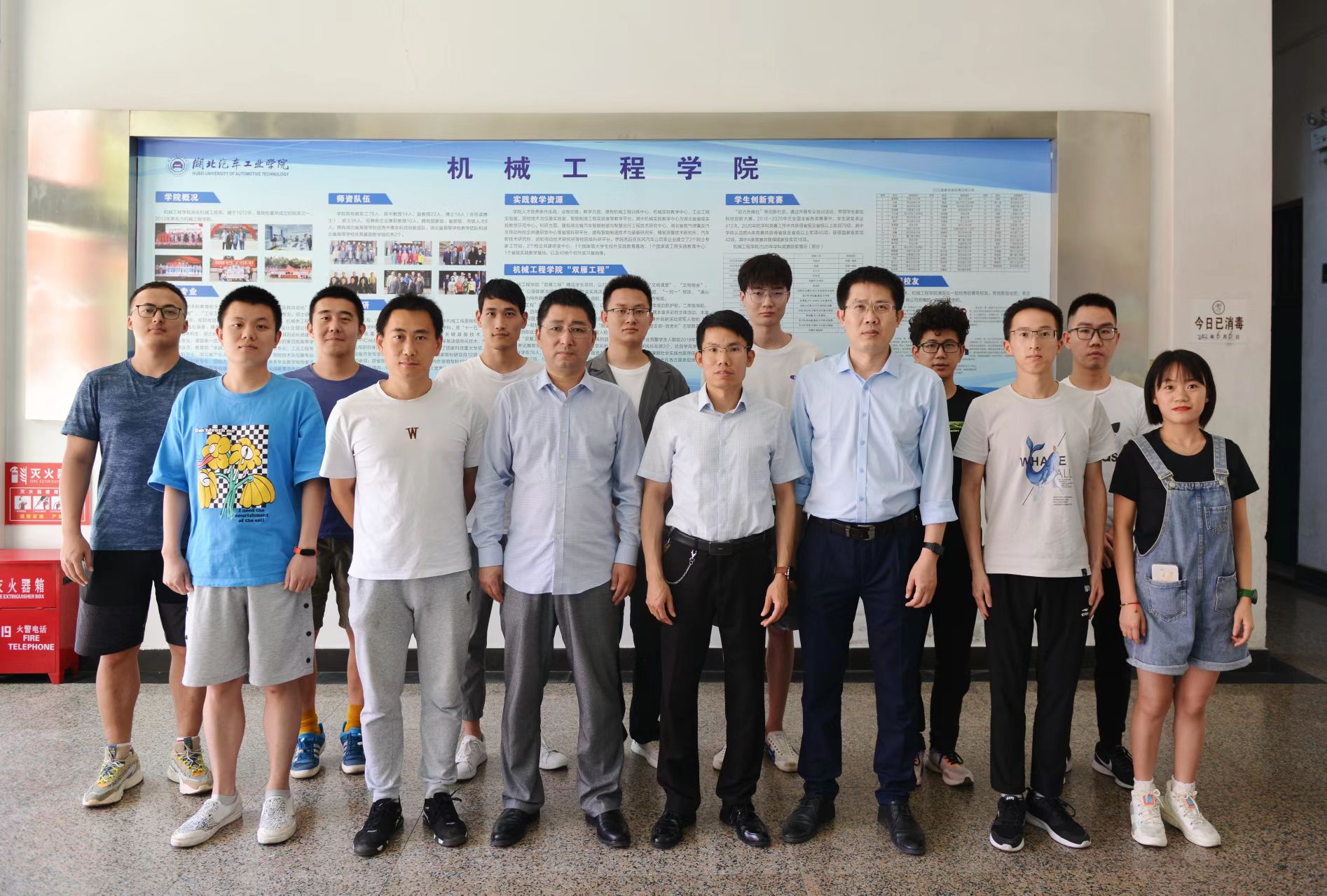 165600140.jpg 张伟团队.jpg